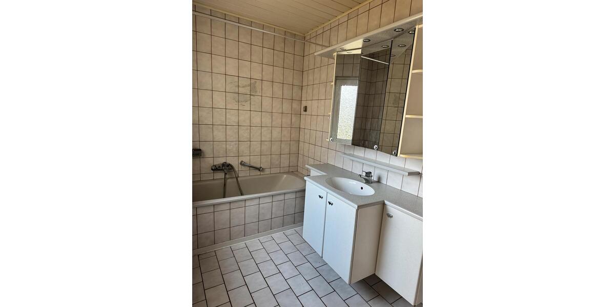 Doppelhaushälfte Siegburg - 7 Zimmer, 180 m&sup2;, 1.600&euro; | Angebot:25237395