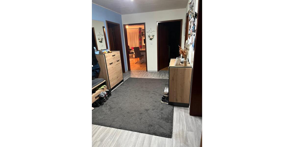 Etagenwohnung Estenfeld - 3 Zimmer, 105 m&sup2;, 1.090&euro; | Angebot:26020832