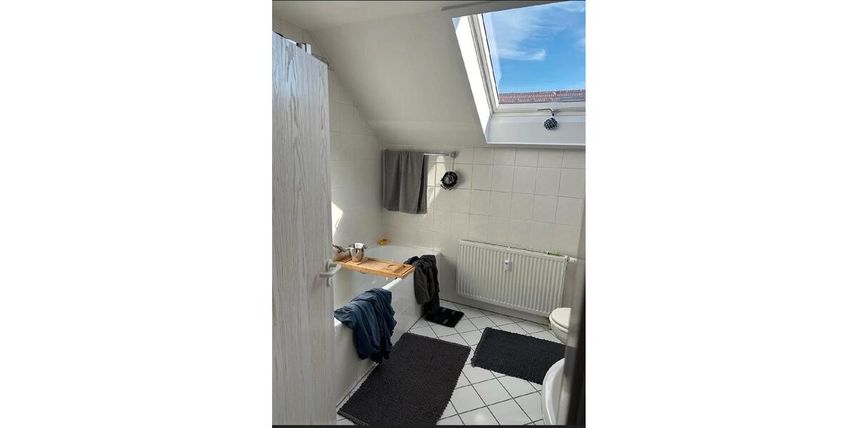 Dachgeschoßwohnung Hochheim am Main - 2 Zimmer, 72 m&sup2;, 870&euro; | Angebot:26232513