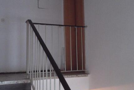 2 Zimmer DG-Wohnung, SOFORT, zimmer