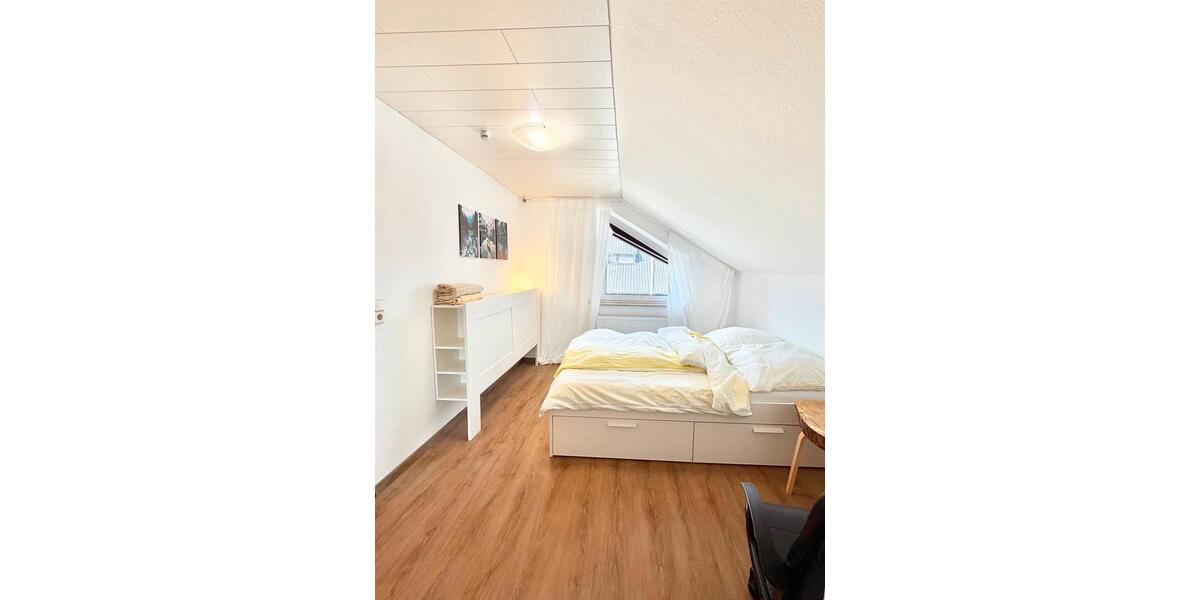 Dachgeschoßwohnung Berlin Lichtenberg - 3 Zimmer, 86 m&sup2;, 499&euro; | Angebot:26317826
