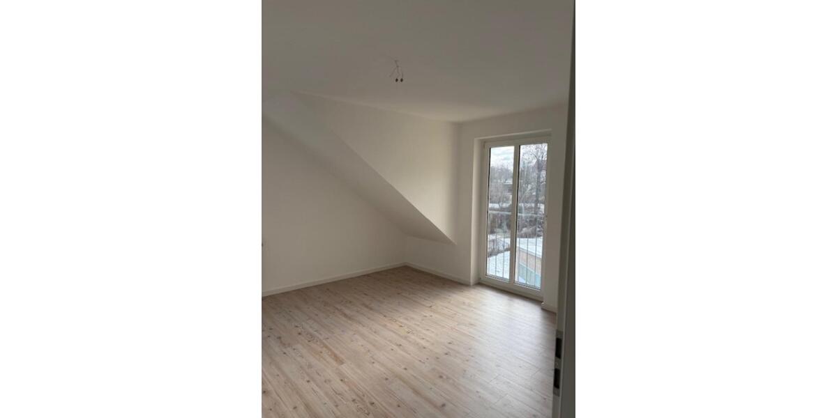 Dachgeschoßwohnung Nossen - 2 Zimmer, 78 m&sup2;, 480&euro; | Angebot:25918844