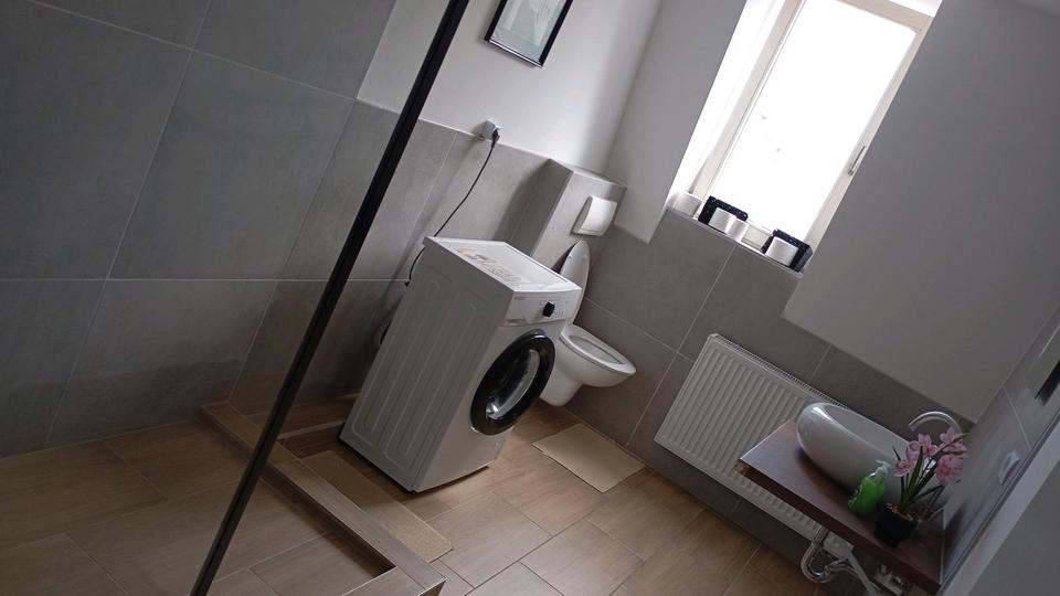 Wohnen auf Zeit Crimmitschau - 3 Zimmer, 80 m&sup2;, 18&euro; | Angebot:22202385