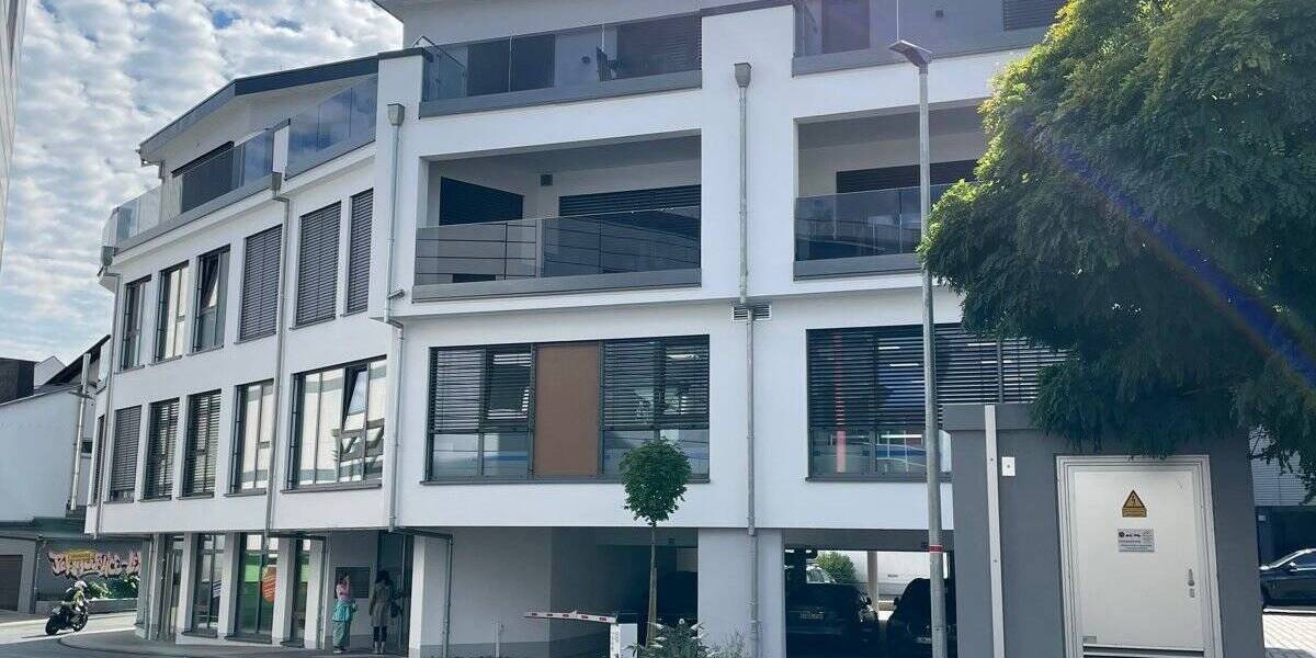 Gewerbeobjekt Herborn - 3 Zimmer, 238 m&sup2;, 2.860&euro; | Angebot:25674831