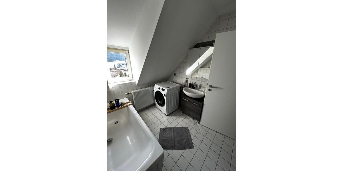 Dachgeschoßwohnung Oelsnitz (Erzgebirge) - 2.5 Zimmer, 70 m&sup2;, 430&euro; | Angebot:25056540