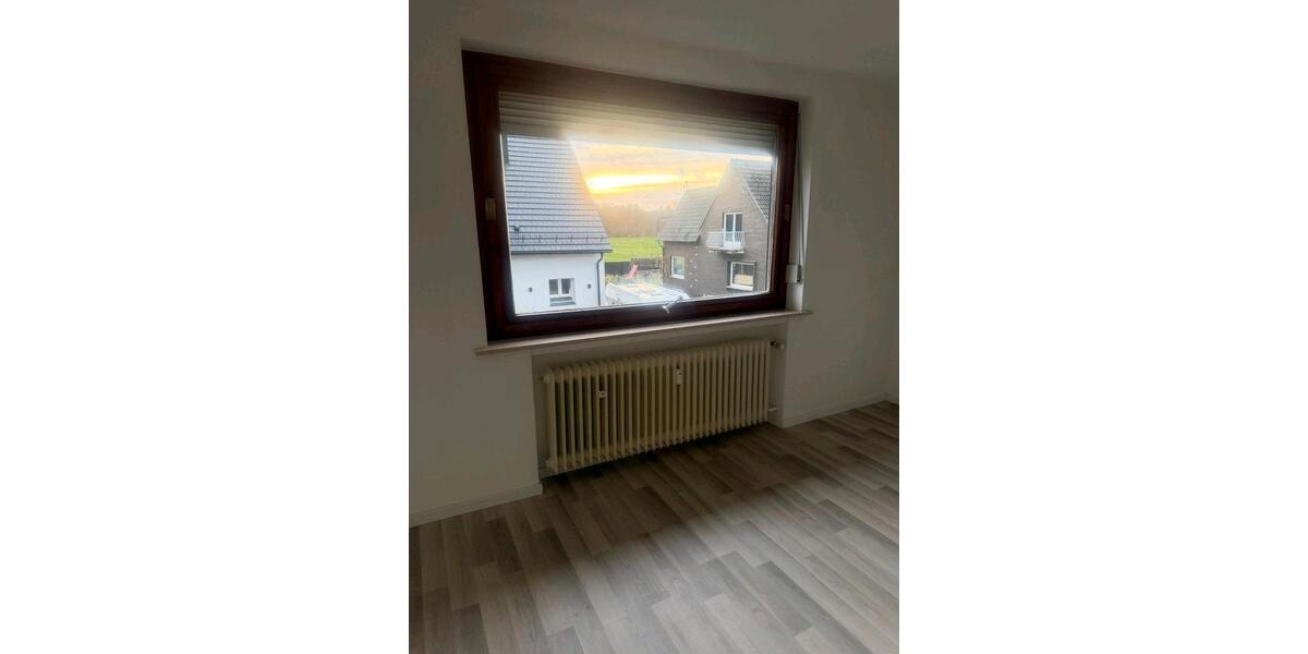 Etagenwohnung Peine Südstadt - 5 Zimmer, 100 m&sup2;, 1.250&euro; | Angebot:26268041