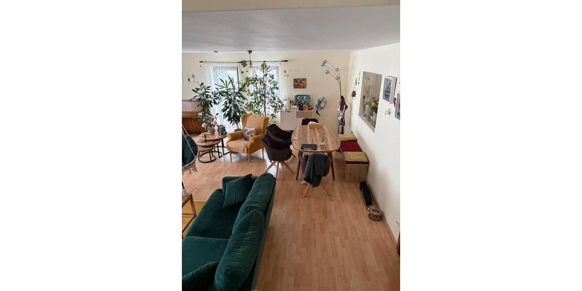 Etagenwohnung Weinheim - 4 Zimmer, 150 m&sup2;, 1.980&euro; | Angebot:26548955