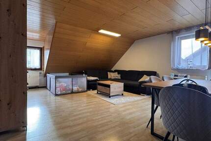 Wohnung Crailsheim - 3 Zimmer, 93 m&sup2;, 860&euro; | Angebot:24515416