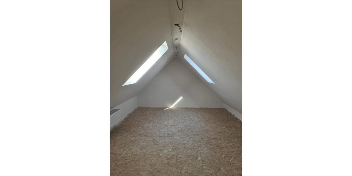 Dachgeschoßwohnung Sebnitz - 4 Zimmer, 87 m&sup2;, 599&euro; | Angebot:25873354