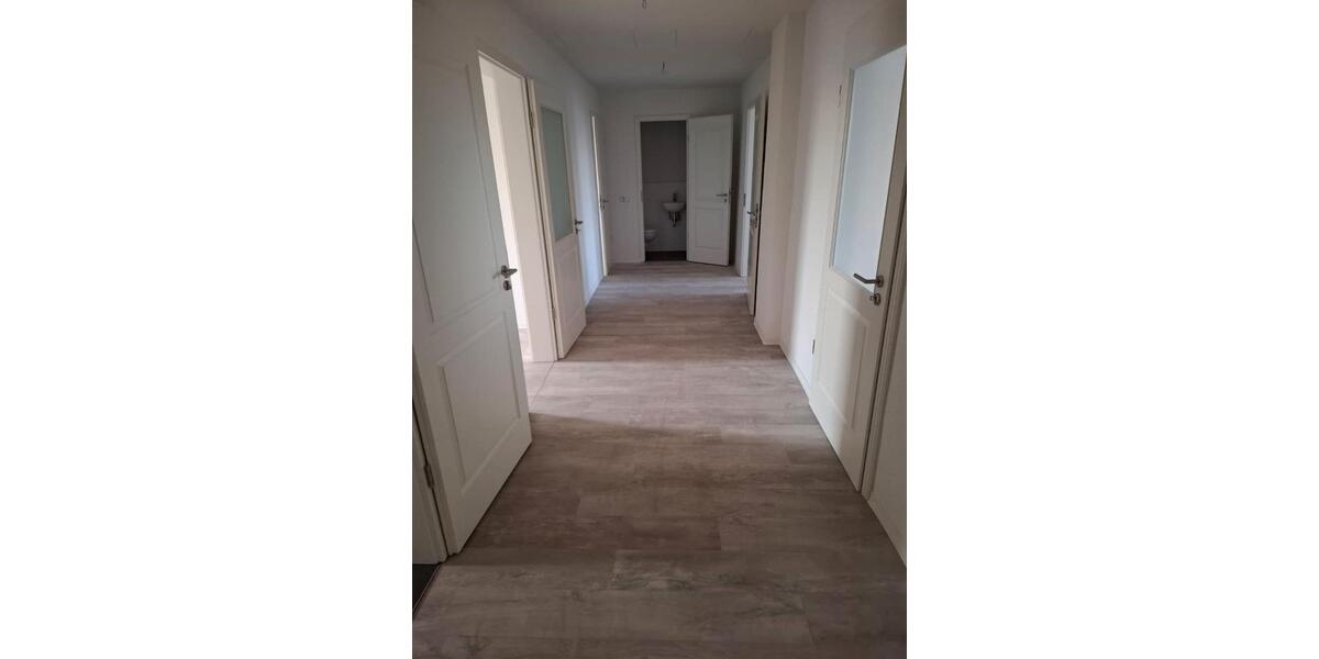 Etagenwohnung Riesa - 4 Zimmer, 119 m&sup2;, 860&euro; | Angebot:26493532