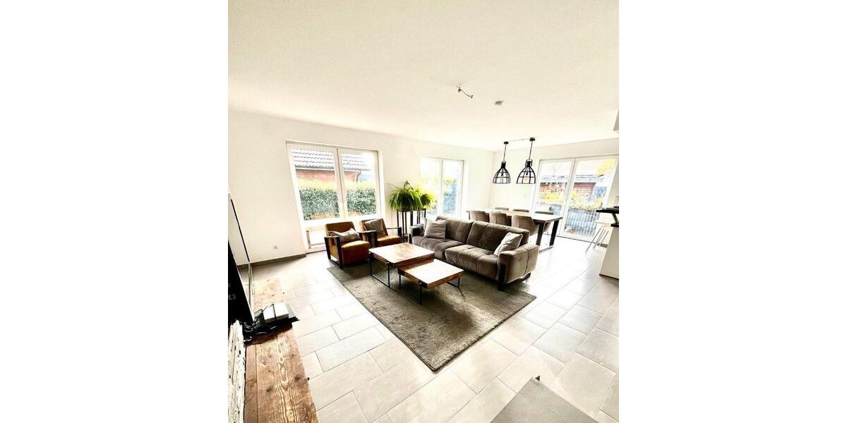 Erdgeschoßwohnung Delmenhorst Bungerhof - 4 Zimmer, 132 m&sup2;, 1.300&euro; | Angebot:25259276