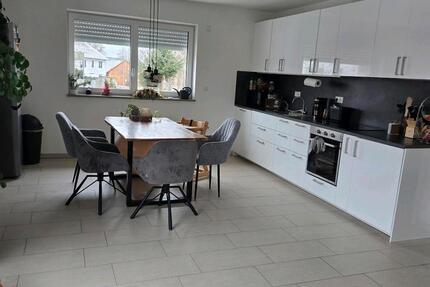 Wohnung Gerzen - 4 Zimmer, 95 m&sup2;, 1.200&euro; | Angebot:25051979