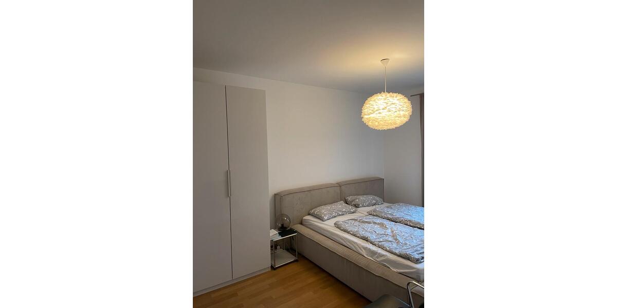Etagenwohnung Düsseldorf Heerdt - 2 Zimmer, 72 m&sup2;, 1.700&euro; | Angebot:26498595