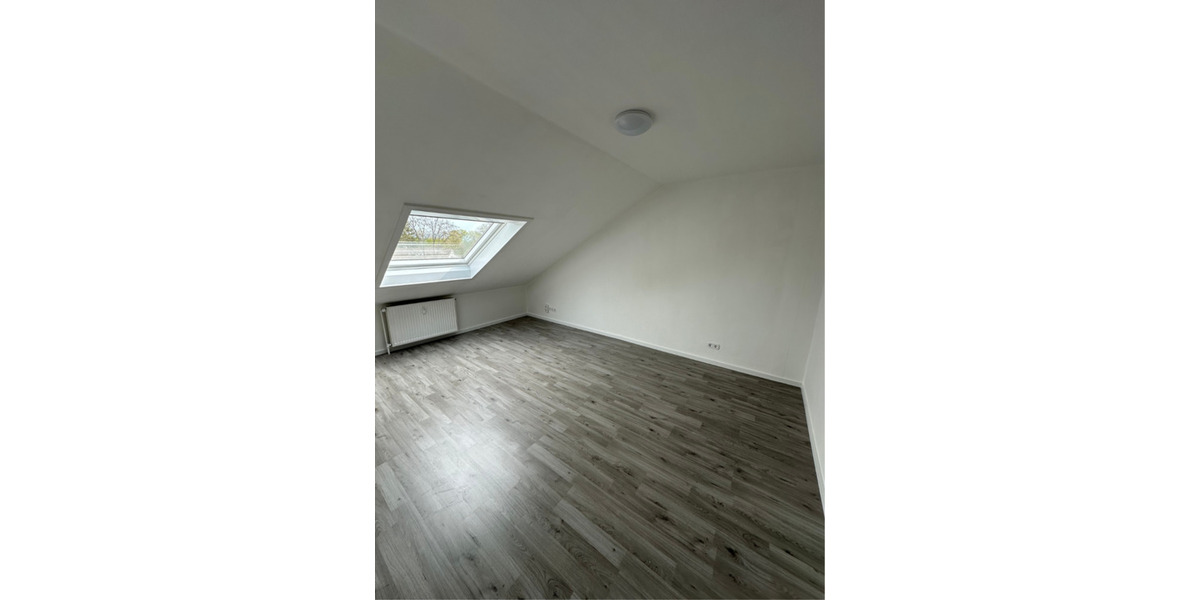 Dachgeschoßwohnung Rülzheim - 2 Zimmer, 53 m&sup2;, 900&euro; | Angebot:25870800