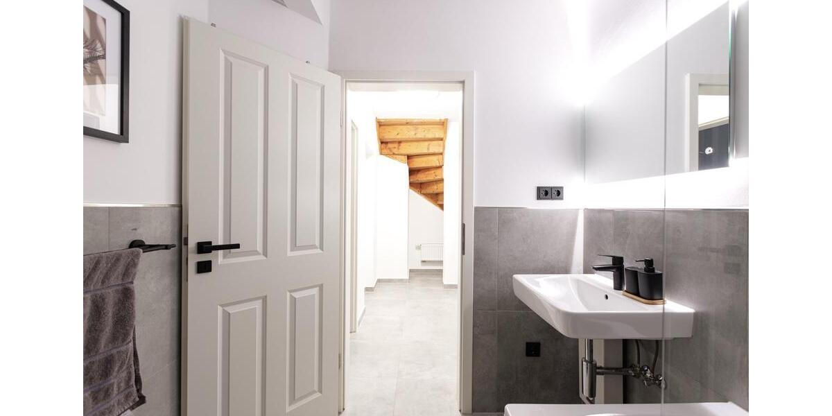 Wohnen auf Zeit Essen Huttrop - 3 Zimmer, 75 m&sup2;, 70&euro; | Angebot:26337025