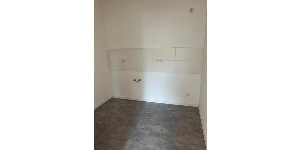 Etagenwohnung Crimmitschau - 4 Zimmer, 105 m&sup2;, 650&euro; | Angebot:25962394