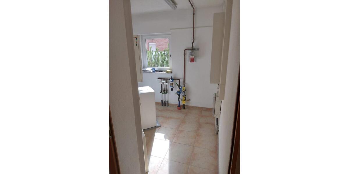 Einfamilienhaus Kaiserslautern Betzenberg - 3 Zimmer, 168 m&sup2;, 2.100&euro; | Angebot:24679671