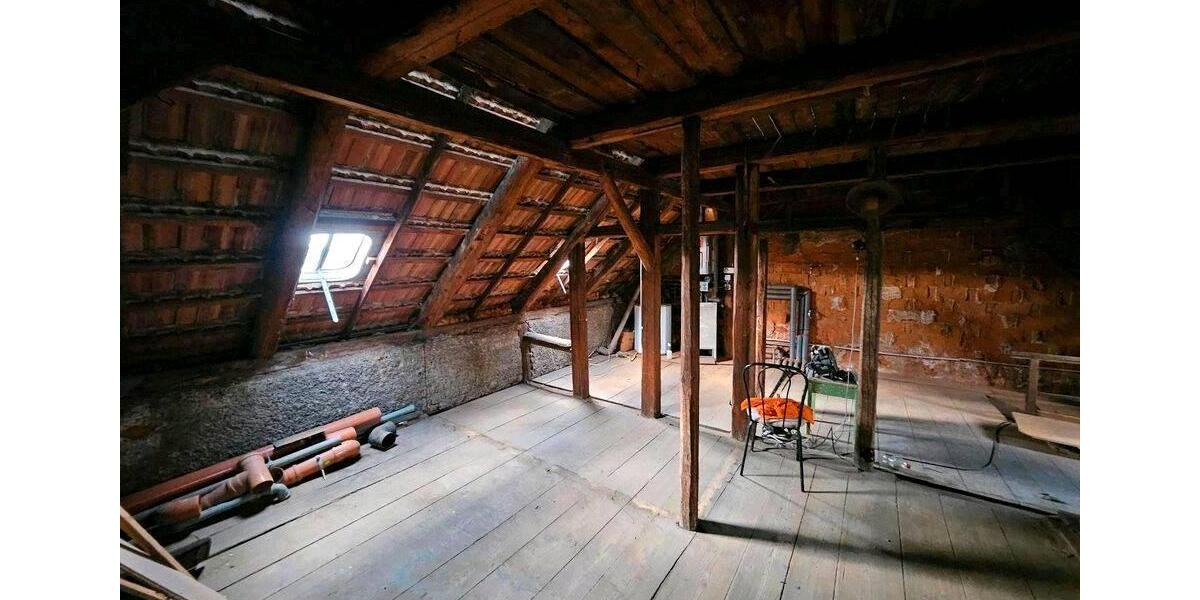Mehrfamilienhaus, Wohnhaus Roßwein - 8 Zimmer, 140 m&sup2;, 599&euro; | Angebot:26550727