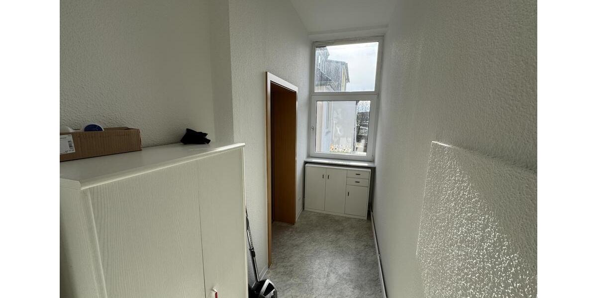 Etagenwohnung Wilhelmshaven - 4 Zimmer, 100 m&sup2;, 650&euro; | Angebot:25229583