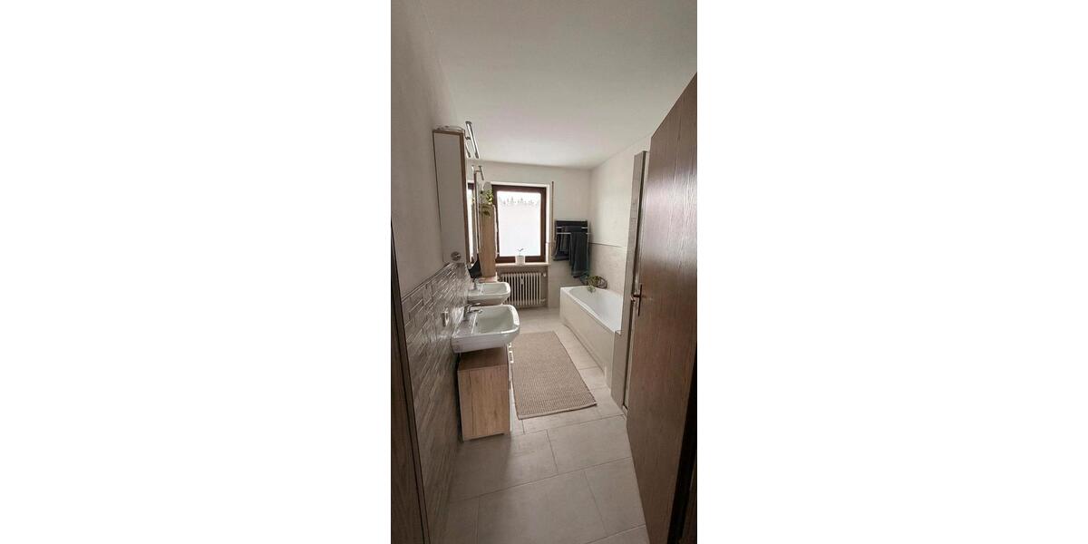 Etagenwohnung Schrobenhausen - 5 Zimmer, 106 m&sup2;, 1.060&euro; | Angebot:26609478