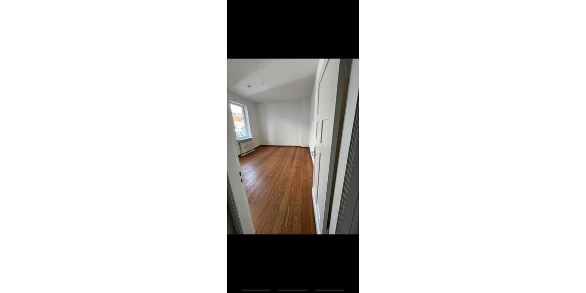 Etagenwohnung Flensburg - 5 Zimmer, 125 m&sup2;, 1.529&euro; | Angebot:25943285