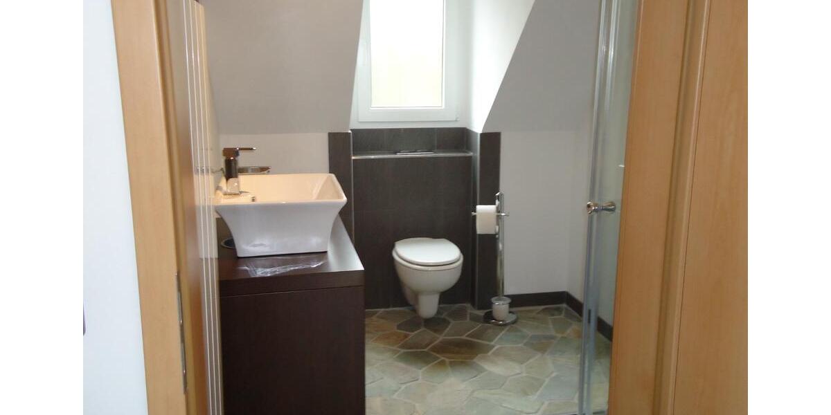 Dachgeschoßwohnung Duisburg Duisburg-Mitte - 2.5 Zimmer, 65 m&sup2;, 599&euro; | Angebot:24841595