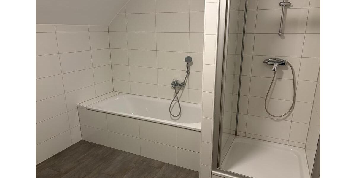Etagenwohnung Germersheim - 4 Zimmer, 174 m&sup2;, 1.450&euro; | Angebot:25883454