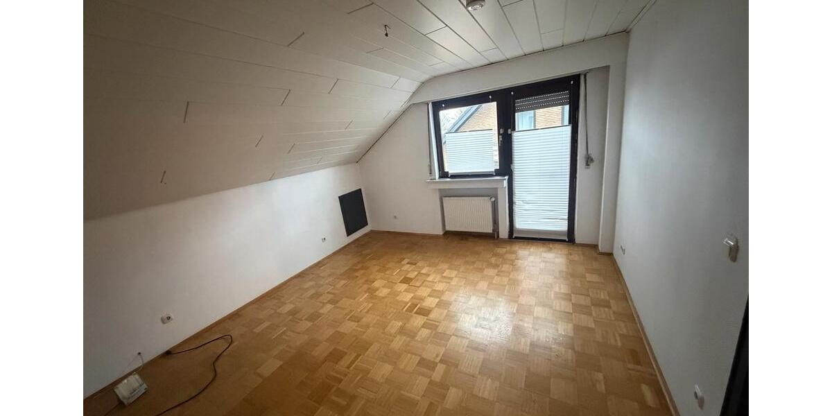 Etagenwohnung Duisburg - 3 Zimmer, 93 m&sup2;, 1.350&euro; | Angebot:26441283