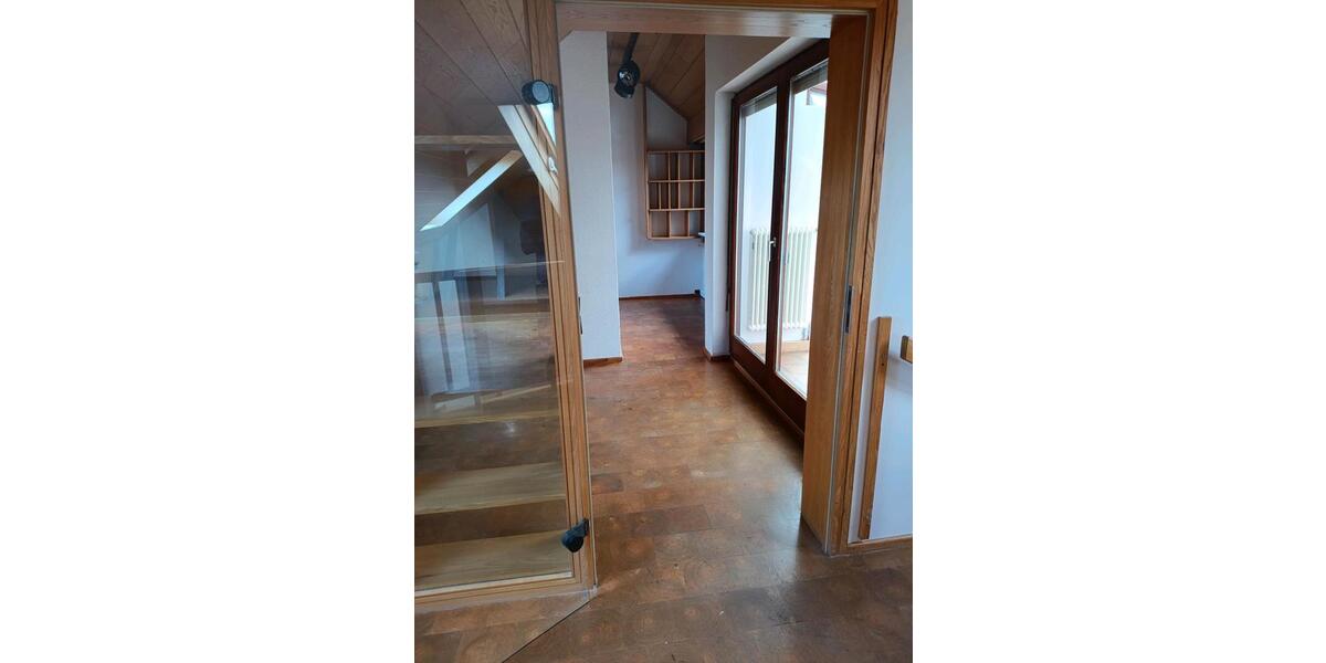 Etagenwohnung Wasserlosen - 3 Zimmer, 125 m&sup2;, 800&euro; | Angebot:26528760