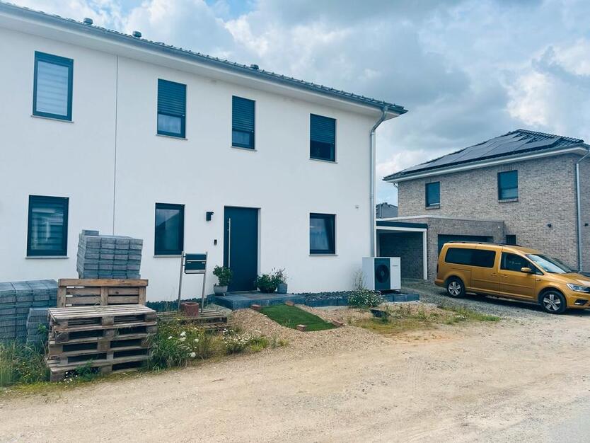 Moderne Neubau-Doppelhaushälfte zu vermieten