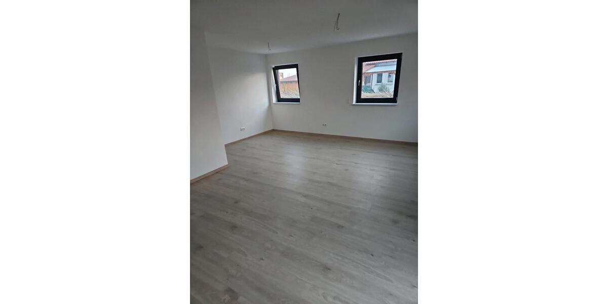 Erdgeschoßwohnung Wallerstein - 4.5 Zimmer, 120 m&sup2;, 1.450&euro; | Angebot:24818502