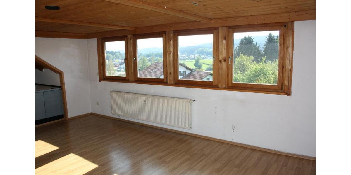 Dachgeschoßwohnung Patersdorf - 5 Zimmer, 140 m&sup2;, 770&euro; | Angebot:24495165