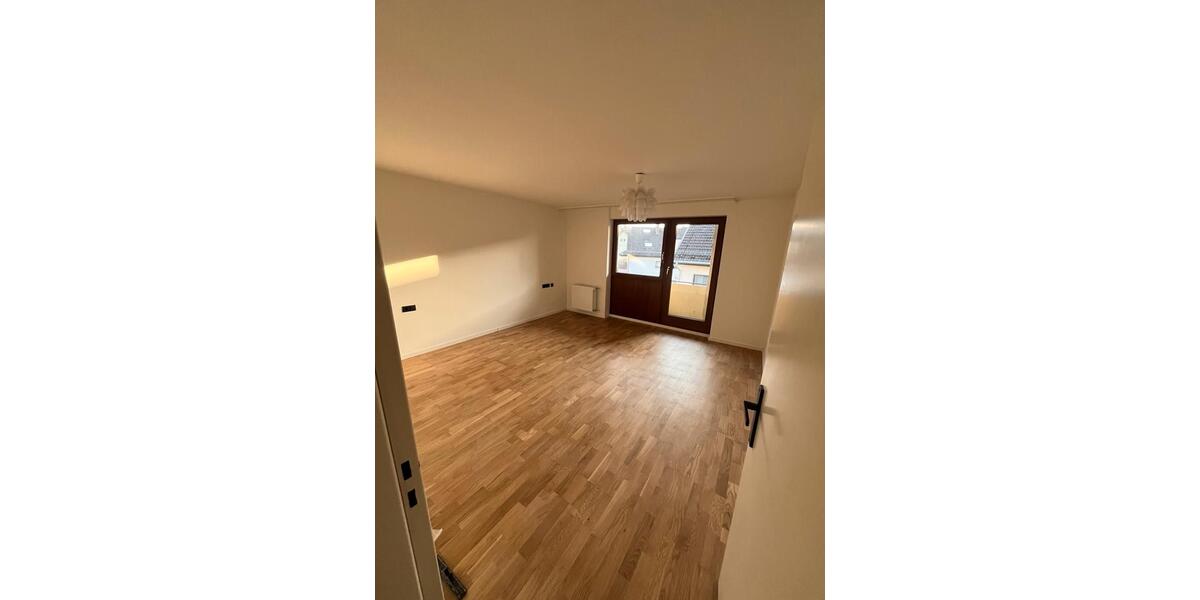Wohnen auf Zeit Nürtingen - 6 Zimmer, 170 m&sup2;, 520&euro; | Angebot:26268216