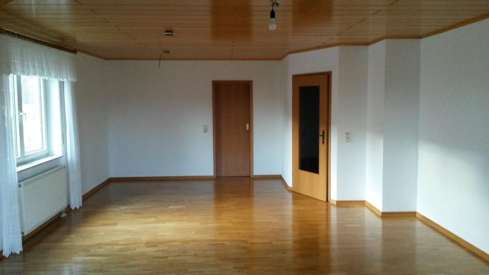 Dachgeschoßwohnung Gründau - 3 Zimmer, 98 m&sup2;, 800&euro; | Angebot:23593820