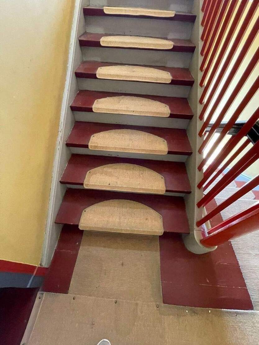 Sonnige 2-Zi-DG-Whg, Bj 2000, auf einem Altbau, 3. OG 2 zimmer