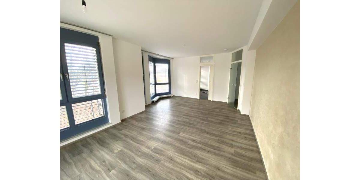 Etagenwohnung Plauen Südvorstadt - 3 Zimmer, 83 m&sup2;, 510&euro; | Angebot:25819924