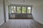 Frisch renovierte 2-Zimmer-Wohnung mit schönem Balkon zu vermieten zimmer