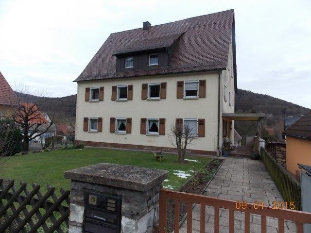 4 Zimmer - Erdgeschoss - Wohnung im 3-FH mit Gartenanteil - Erdgeschoßwohnung Pommelsbrunn Hohenstadt | Angebot:26137807