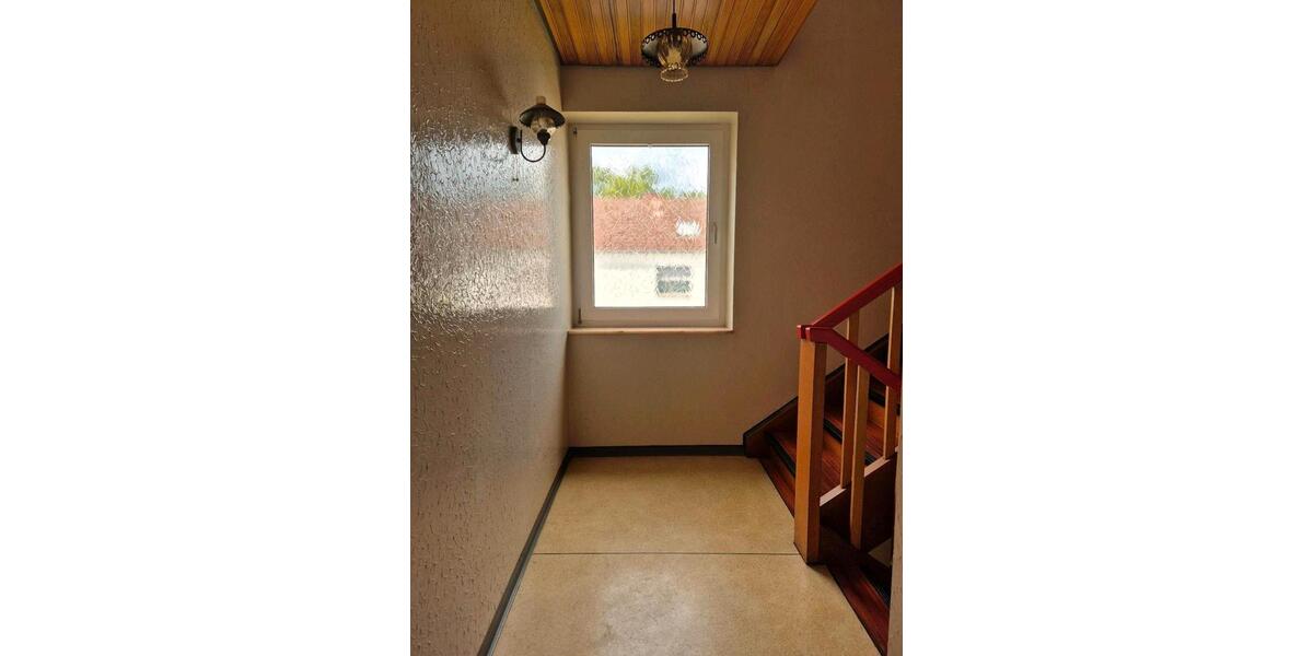 Etagenwohnung Saarbrücken West - 3 Zimmer, 70 m&sup2;, 570&euro; | Angebot:26573105