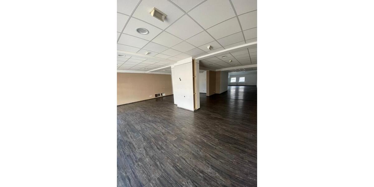 Gewerbeobjekt Freilassing - 1.500&euro; | Angebot:25992154