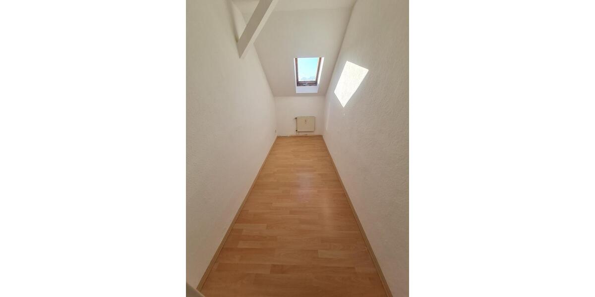 Dachgeschoßwohnung Burgstädt - 4 Zimmer, 92 m&sup2;, 460&euro; | Angebot:24398850