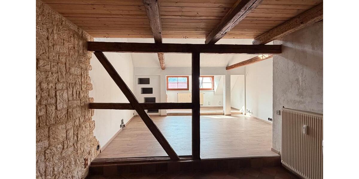Dachgeschoßwohnung Naumburg (Saale) - 3 Zimmer, 100 m&sup2;, 765&euro; | Angebot:26426151