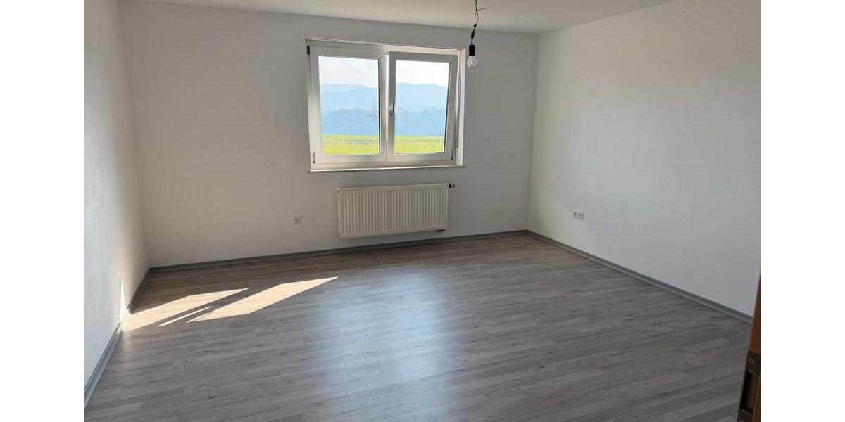 Etagenwohnung Schaufling - 3 Zimmer, 85 m&sup2;, 600&euro; | Angebot:25764446