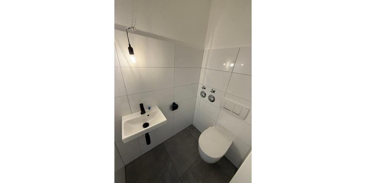 Etagenwohnung Böblingen - 3 Zimmer, 80 m&sup2;, 1.750&euro; | Angebot:26247561