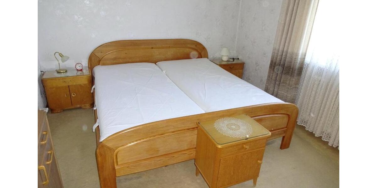 2 12 Zimmer-Erdgeschoss-Wohnung mit Möbeln - EBK-Terrasse-Garten 2.5 zimmer