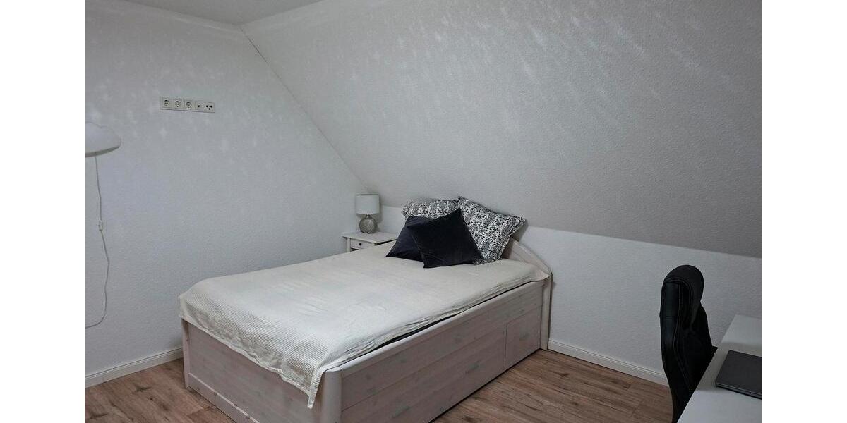 Dachgeschoßwohnung Sankt Michaelisdonn - 3 Zimmer, 80 m&sup2;, 750&euro; | Angebot:24743382