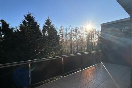 Sonnig große Balkone - viel Tageslicht - Wohnen im Grünen - Endetage ! 3 zimmer