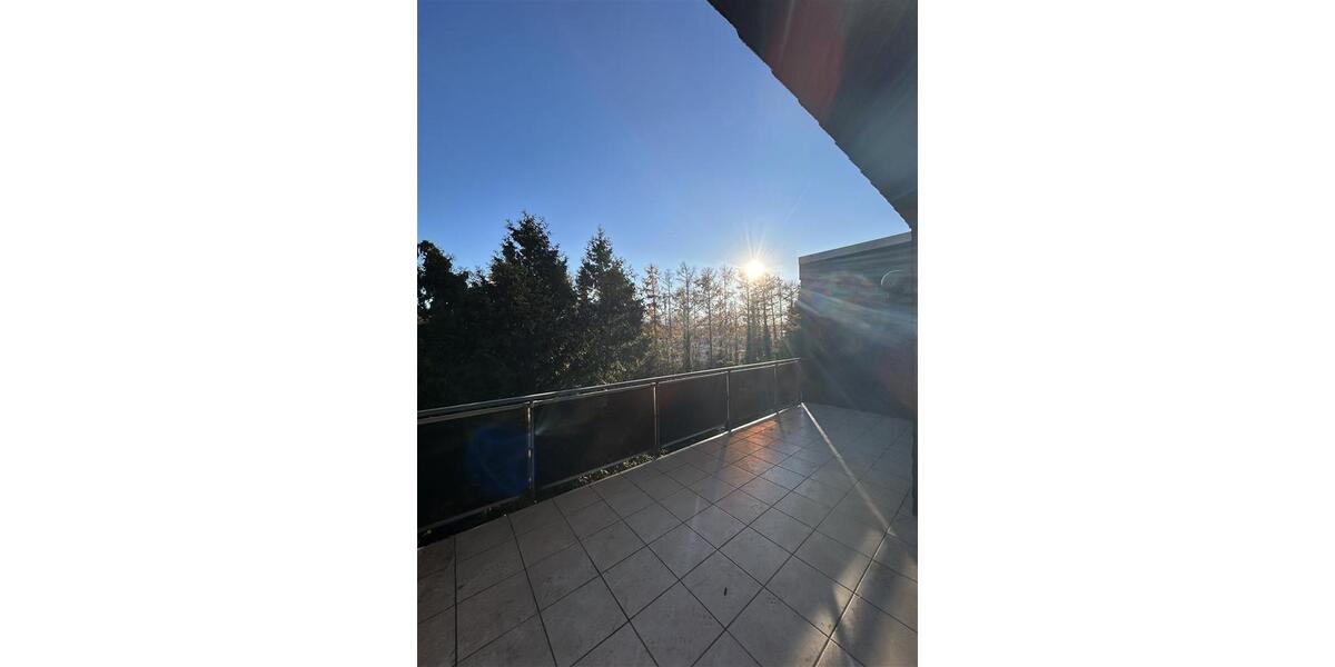 Sonnig große Balkone - viel Tageslicht - Wohnen im Grünen - Endetage ! 3 zimmer