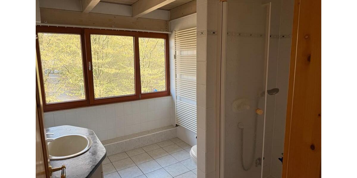 Wohnen auf Zeit Meckenheim - 7 Zimmer, 15 m&sup2;, 600&euro; | Angebot:25864034