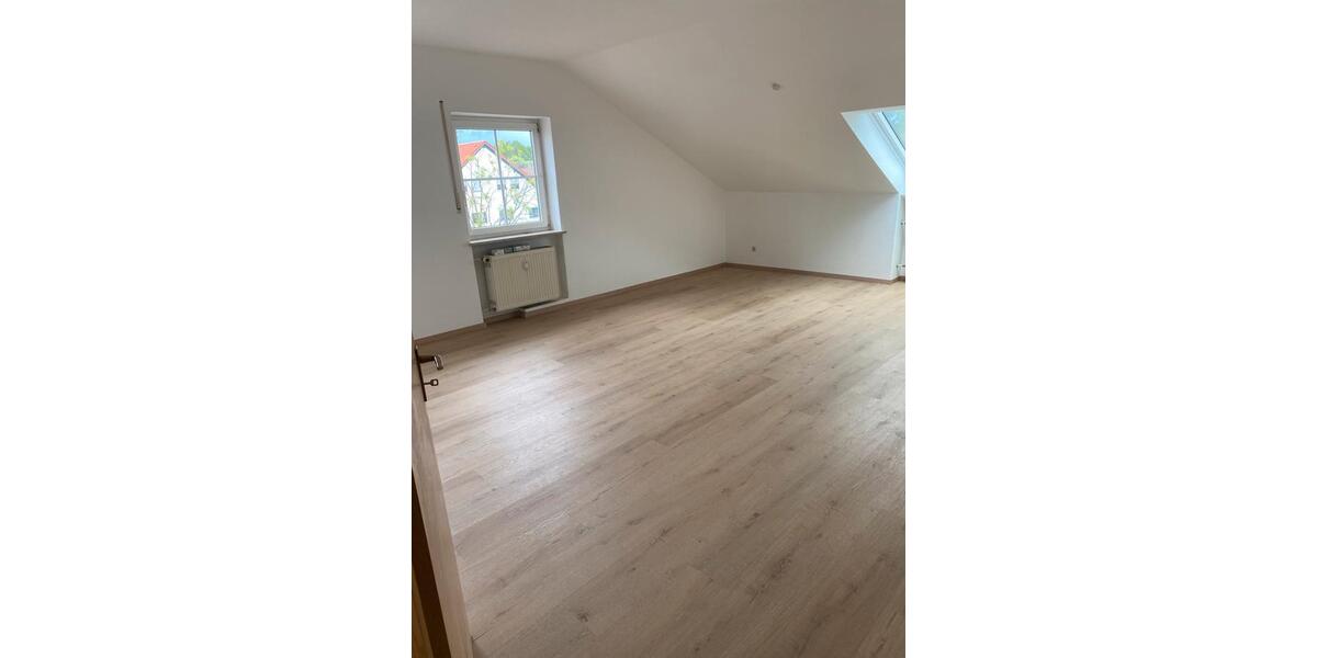 Dachgeschoßwohnung Kaufbeuren - 4 Zimmer, 115 m&sup2;, 1.150&euro; | Angebot:26618031